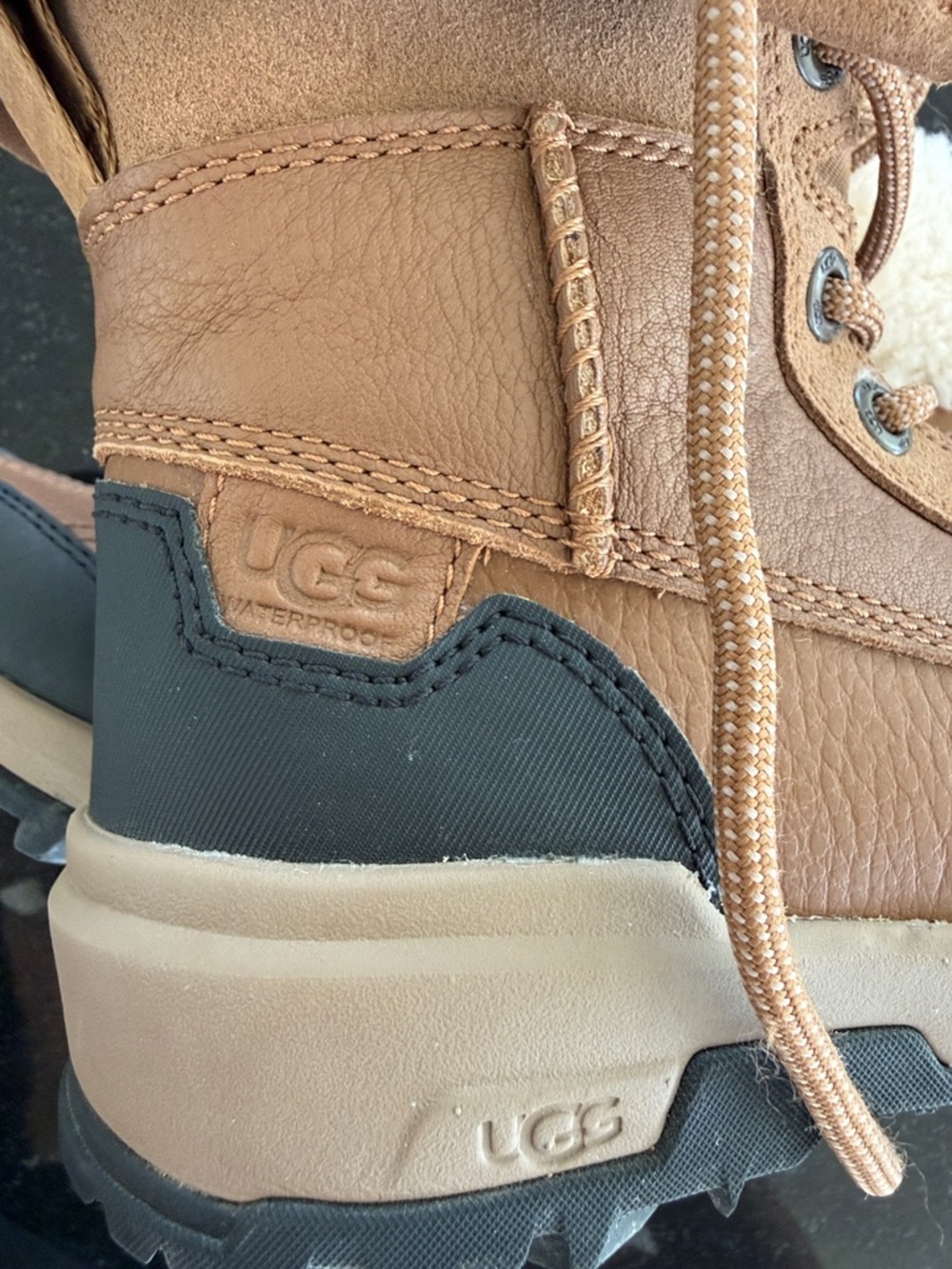 Girls UGG Adirondack Boots - Picture 2 of 10